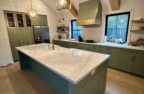 Flesherton Cabaña | Newly-built Modern Farmhouse at Eugenia Falls