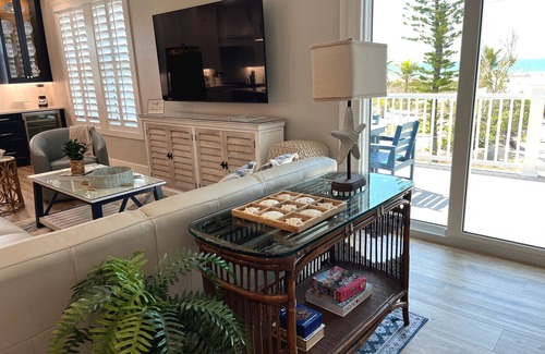 Mid Island Casa | Newly Built! Pool! Your perfect beach getaway! Gulf-Side, Beach!