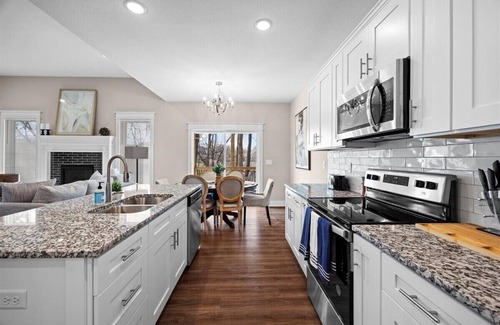 Blue Township Casa | Newly Built Ranch 4Bdr/ 3bath Style Home | Creek