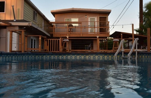 Roosevelt Apartamento | Newly Built Rustic Studio with Pool, Hot tub, Firepit and More
