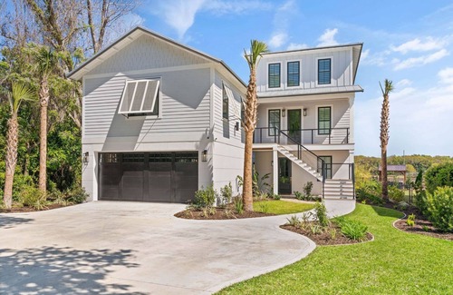 Saint Simons Island Casa | Newly Constructed, Large Executive Luxury Home W/ Heated Pool