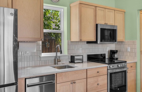 Redmond Casa | Newly Constructed One-Bedroom Tiny Home is Near Redmond’s City Center, Trails!