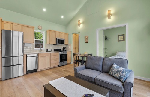 Redmond Casa | Newly Constructed One-Bedroom Tiny Home is Near Redmond’s City Center, Trails!
