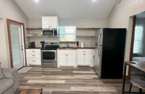 Trinity Cabina | Newly constructed waterfront cabin C1 with pond and Trinity River views