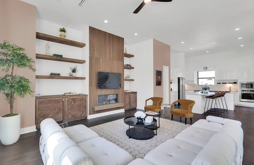 Houston Casa | Newly Constructed Winsome Village A - Galleria Area!