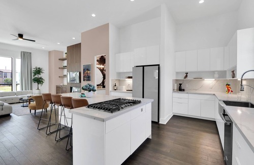 Houston Casa | Newly Constructed Winsome Village A - Galleria Area!