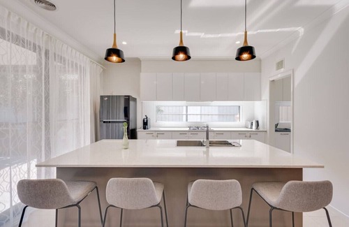 Tarneit Casa | Newly Cozy Holiday House 4BRM Big Group Tarneit