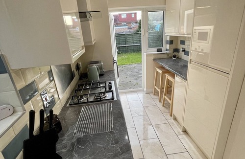 Hillingdon Casa | Newly Decorated 2 bed Ground Floor Garden