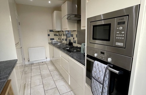 Hillingdon Casa | Newly Decorated 2 bed Ground Floor Garden