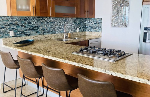 Bucerias Condominio | Newly Decorated Beachfront / Oceanfront Condo in Bucerias. Punta Arena.