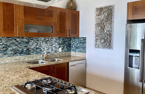 Bucerias Condominio | Newly Decorated Beachfront / Oceanfront Condo in Bucerias. Punta Arena.