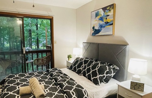 East Stroudsburg Cabina | Newly Furnished Home in Poconos 3bd 2bath