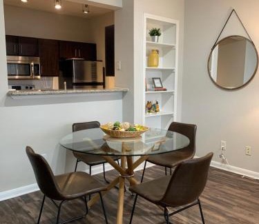 Riverside Terrace Apartamento | Newly Furnished 1BR Apartment w/Hermann Park View