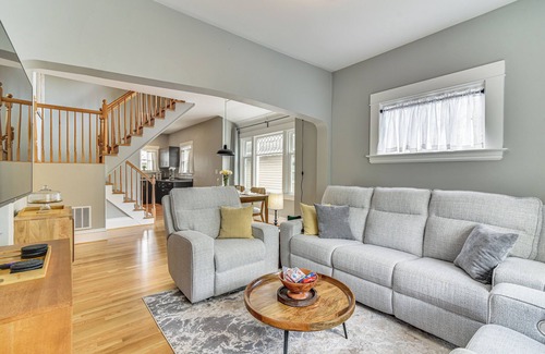 Alberta Casa | Newly Furnished Alberta Arts Home: Extended Stays!