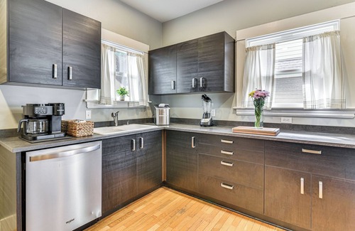 Alberta Casa | Newly Furnished Alberta Arts Home: Extended Stays!