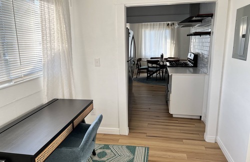 National City Casa | NEWLY Furnished Craftsman home-Pet-friendly, close to Base, Freeway, & Downtown.