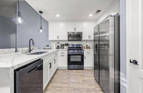 Greenacres Casa | Newly Furnished Home in Safe Quiet Neighborhood with Pool Near Shops & Dining