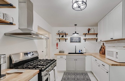 Fort Worth Casa | Newly Furnished Model Home.Gameroom. Close to TCU!