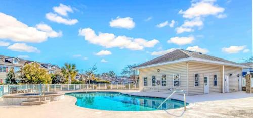Red Hill Casa | Newly Listed - A Golfer's Paradise - Legends Golf