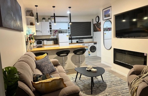 Taigum Apartamento | Newly Listed and Centrally located , walk to restaurant's , cafes and shopping ,
