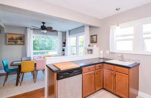 Boise Casa | Newly listed, exceptionally centrally located, spacious & stylish 5-bedroom gem.
