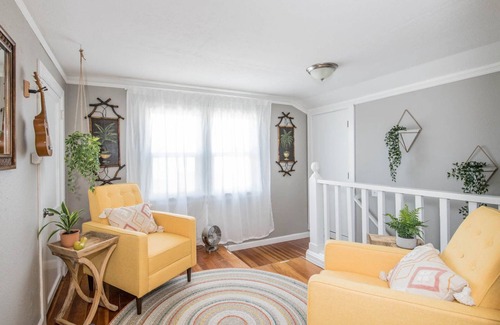 Boise Casa | Newly listed, exceptionally centrally located, spacious & stylish 5-bedroom gem.