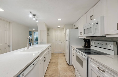 Fernandina Beach Casa | NEWLY LISTED! Gorgeous Marsh Views from Spacious Villa!