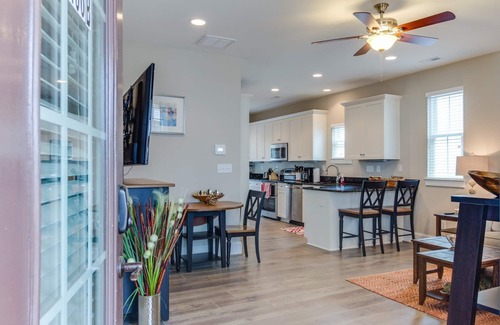 Northeast Virginia Beach Casa | Hermosa, espaciosa casa cerca del mar (406A)