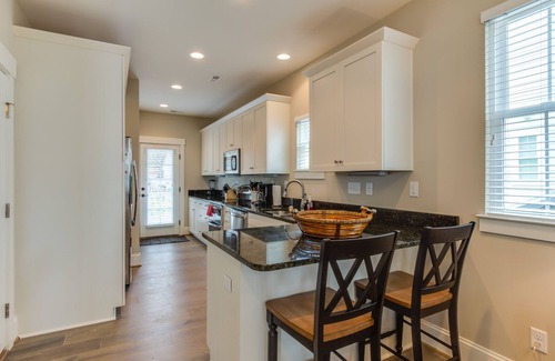 Northeast Virginia Beach Casa | Hermosa, espaciosa casa cerca del mar (406A)