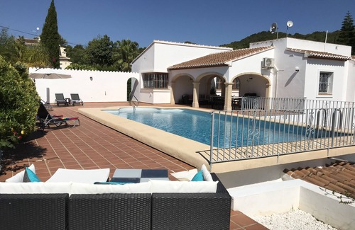 Javea Villa | Villa de lujo recientemente renovada, gran piscina privada, excelentes vistas y cerca de la playa