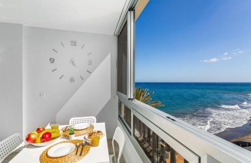 Playa del Aguila Apartamento | Newly Refurbished Beachfront