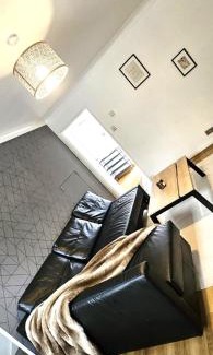 Slough Apartamento | Newly refurbished near Windsor Maidenhead and Reading 20 minutes train to London with parking