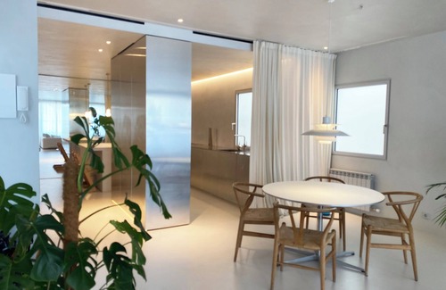 Sant Antoni Apartamento | Luminoso ático con terraza de 130 m2 + 40 de terraza en el centro de Barcelona