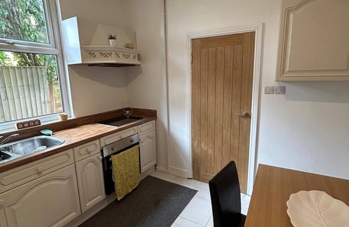 Nottingham Casa | Newly Refurbished Spacious and Bright House.7 min Drive to Nottingham Centre