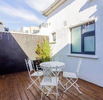 Blackrock Apartamento | Newly Refurbished Traditional Cottage Blackrock