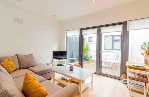 Blackrock Apartamento | Newly Refurbished Traditional Cottage Blackrock