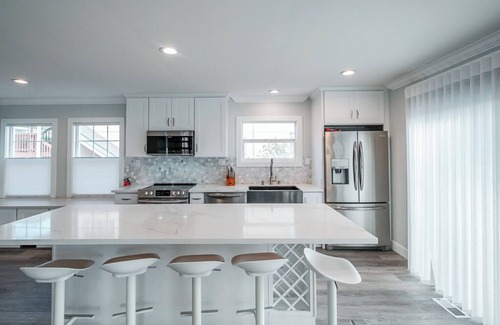 Newport Casa | Newly remodel Historic Coast Guard house 4-bedroom in awesome Newport with WiFi