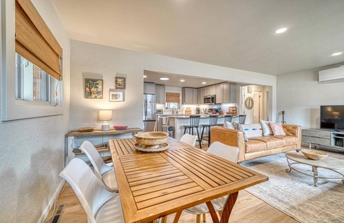 Salida Casa | Newly Remodeled 2bd 2ba The Salida Boulevard Vacation Home #0750