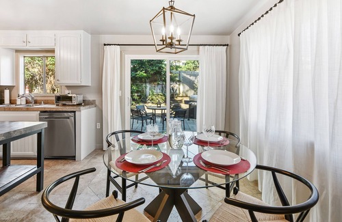 Del Mar Heights Casa | Newly Remodeled 2BR Del Mar Seashore Delight: Near Torrey Pines & Beach