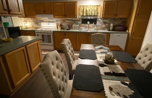 Custer Casa | NEWLY REMODELED 3 BEDROOM MOBILE