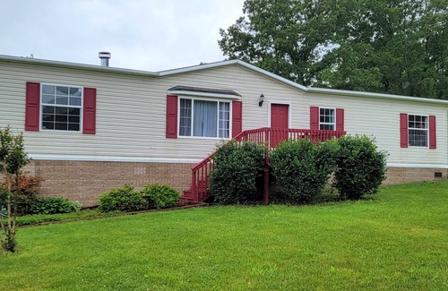 Craig Creek Casa | Newly remodeled 3 br with mountain views and close to trails!