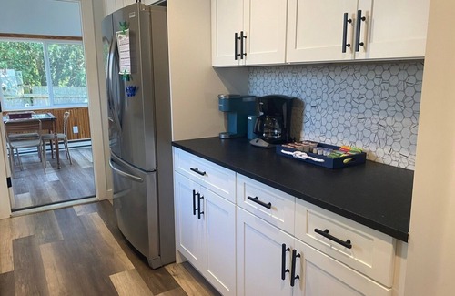 Green Harbor-Cedar Crest Casa | Newly remodeled 4 bed/2 bath, walking distance to beautiful Duxbury Beach!