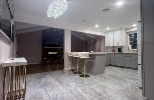 Quartz Hill Casa | Newly Remodeled 4 bedroom House