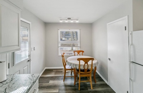 Libertyville Casa | Newly remodeled 4 bedroom home in DT Libertyville Near Naval Base!