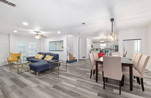Allen Casa | Newly remodeled 5BR 3BA w/pool up to 16 ppl