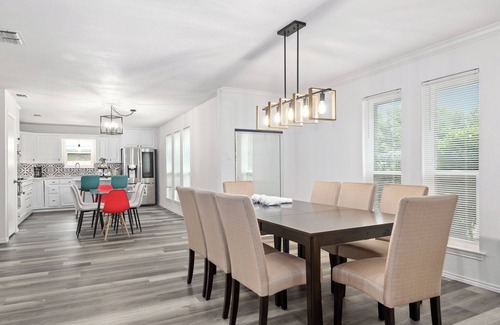 Allen Casa | Newly remodeled 5BR 3BA w/pool up to 16 ppl
