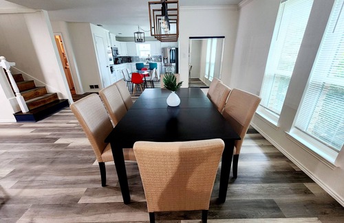 Allen Casa | Newly remodeled 5BR 3BA w/pool up to 16 ppl