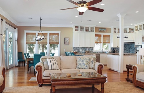 Cape San Blas Casa | Huge recientemente remodelado 7 BR Frente al golfo Casa, Ascensor, Se aceptan mascotas ~ Moonstruck