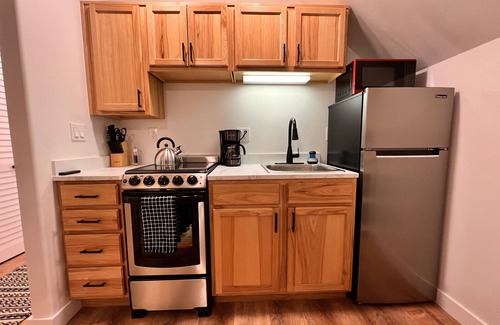 Boyd Acres Apartamento | Newly Remodeled and Pet Friendly Private Studio
