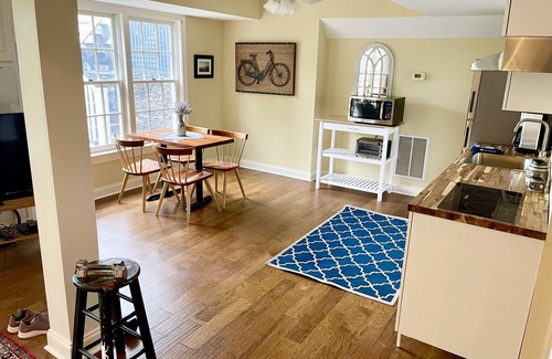 Lexington Apartamento | Newly remodeled apartment, private patio with gorgeous mountain views